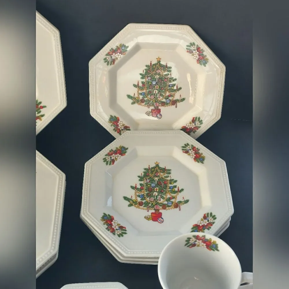 Vintage Fairfield peace on earth 8 peice christmas china set